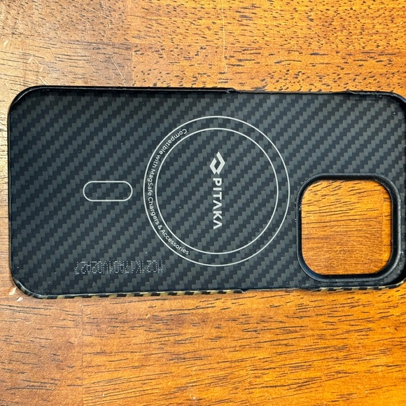 Pitaka Air Case iPhone 13 pro - Picture 3 of 3